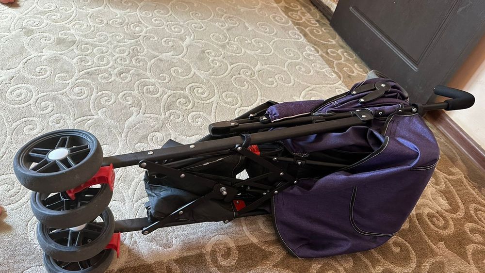 Кольяска сатылады.