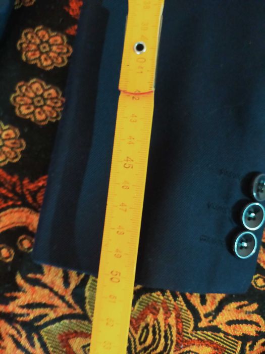 Продам костюм тройку