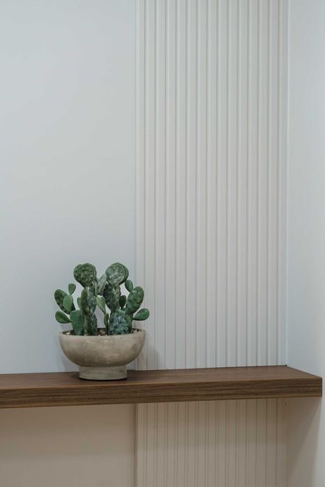 Продава се обзаведен тристаен апартамент