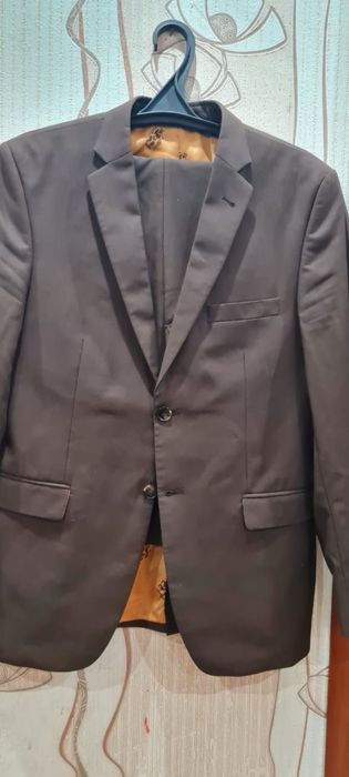 Продам мужской костюм