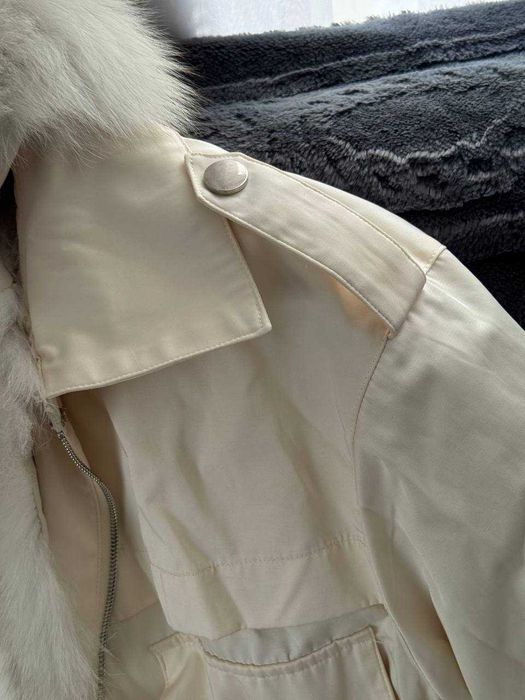 Продавам парка + шапка подарък.