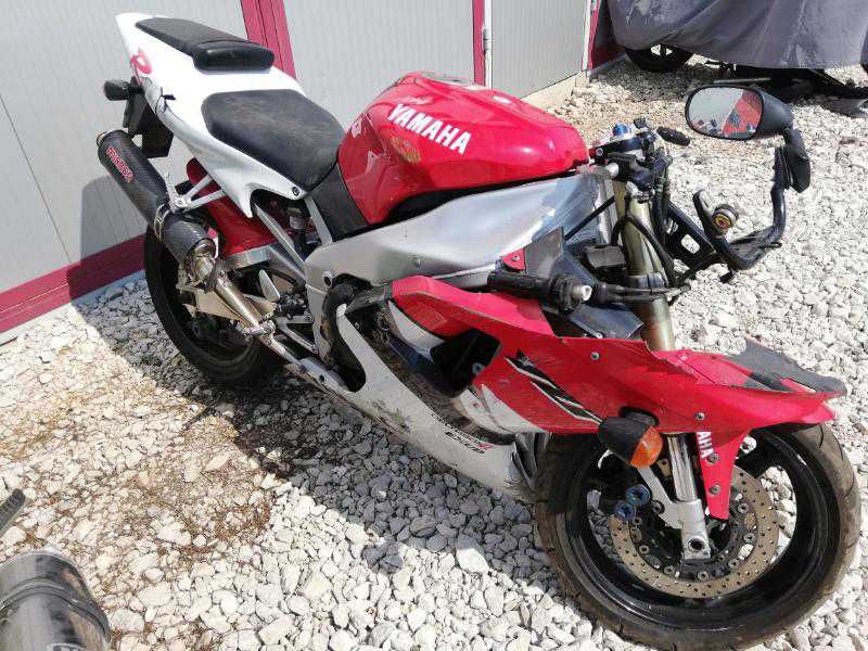 Yamaha R1 2000g