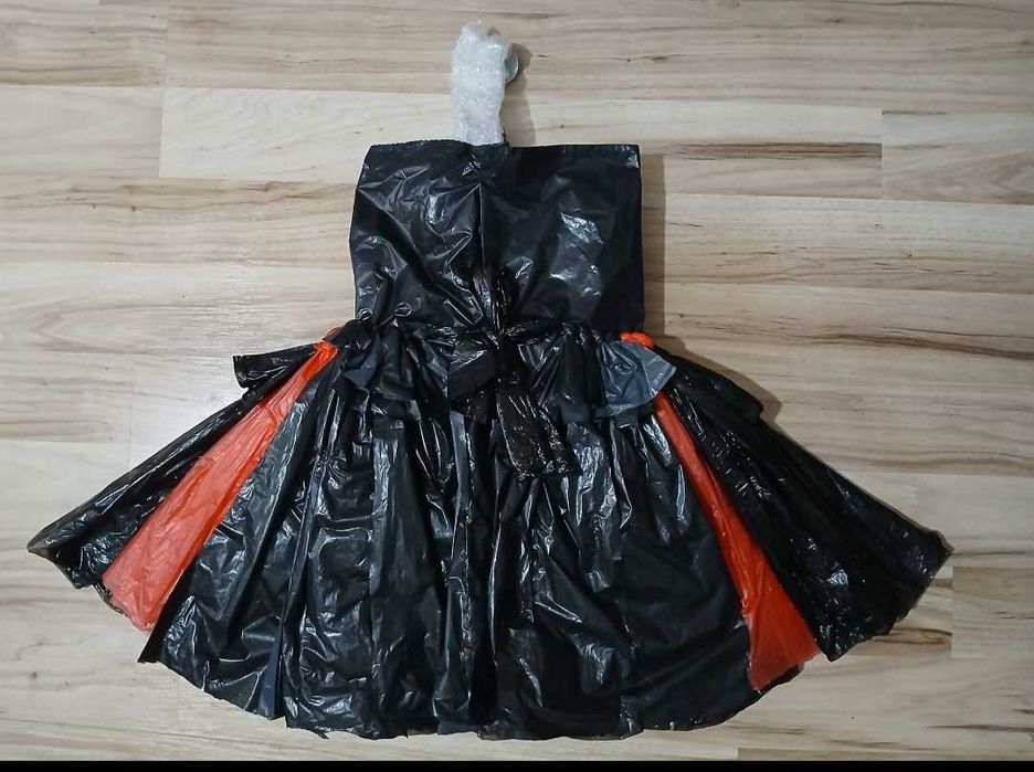 Rochie din materiale reciclabile pt fetite,mar 4-6 ani