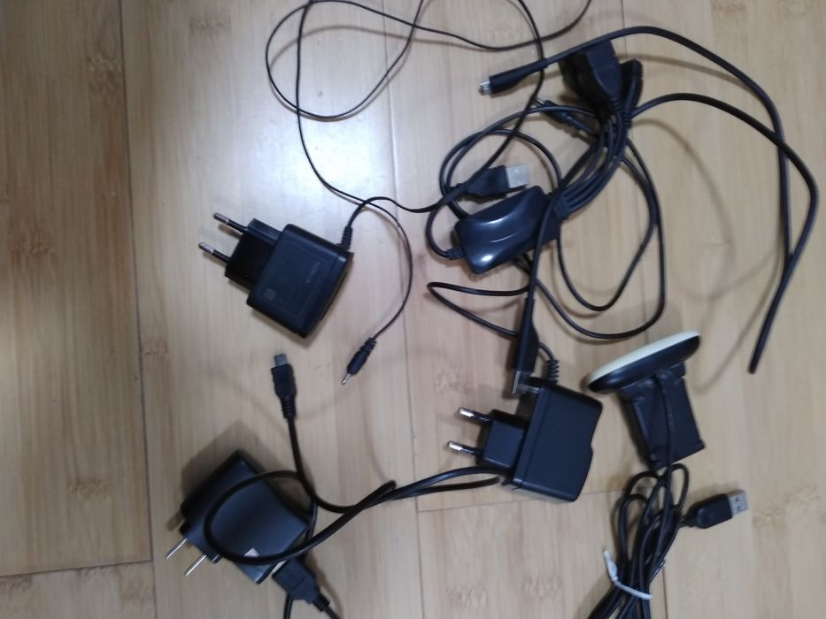 Продам зарядки на телефон