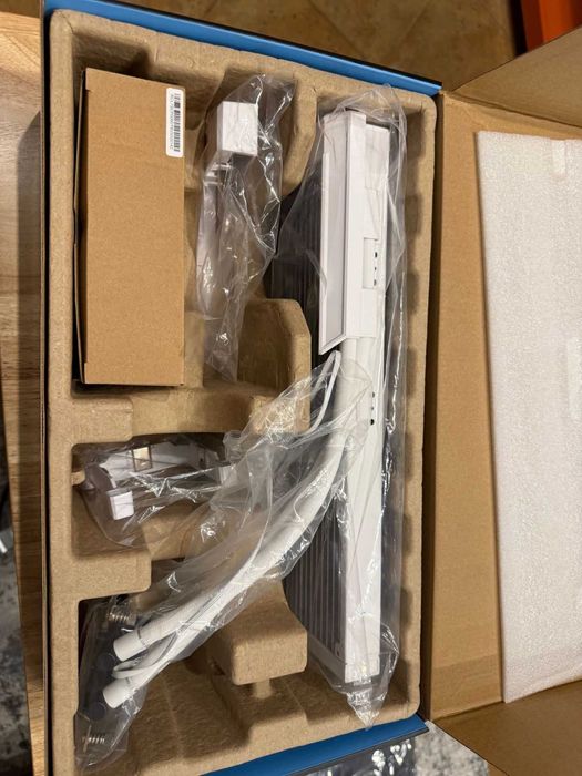 Охладител за процесор Lian Li HydroShift LCD 360 Fanless RGB - Бял