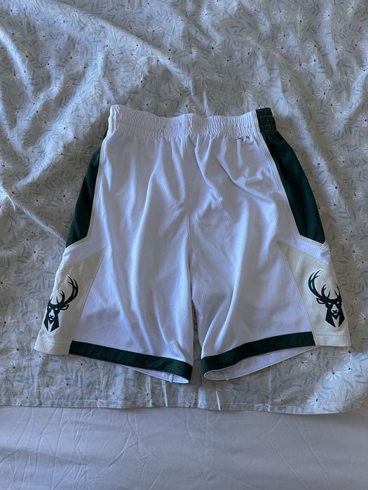 Nike x NBA Milwaukee Bucks