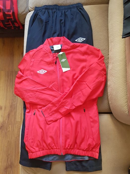 Оригинален комплект Umbro. Микрофибър. Размер S