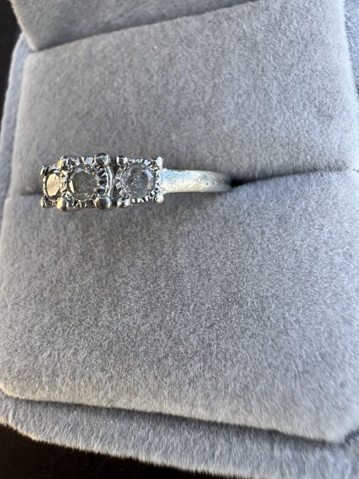 Inel din argint si diamante