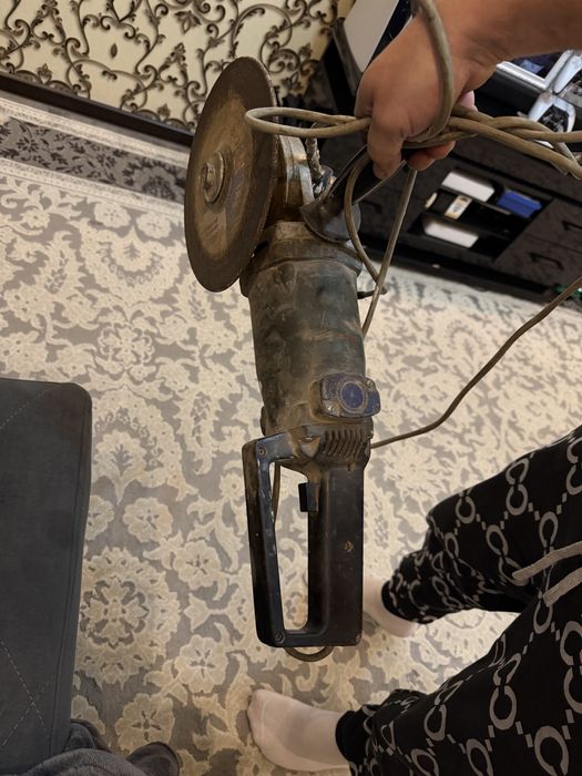 Продам болгарку 230