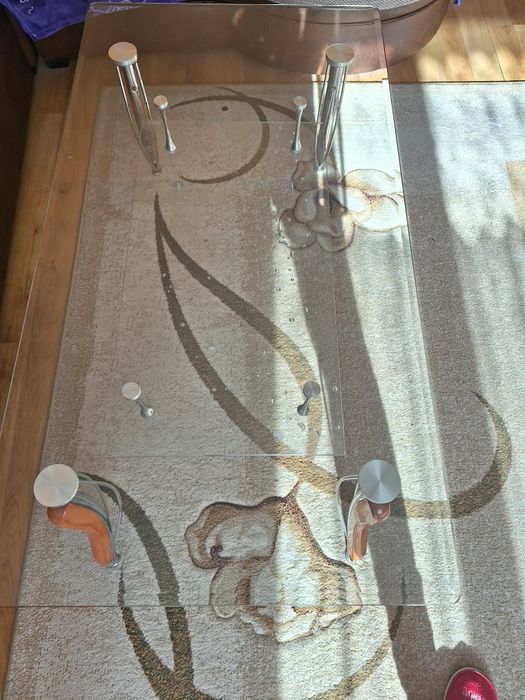 Masa living de sticla