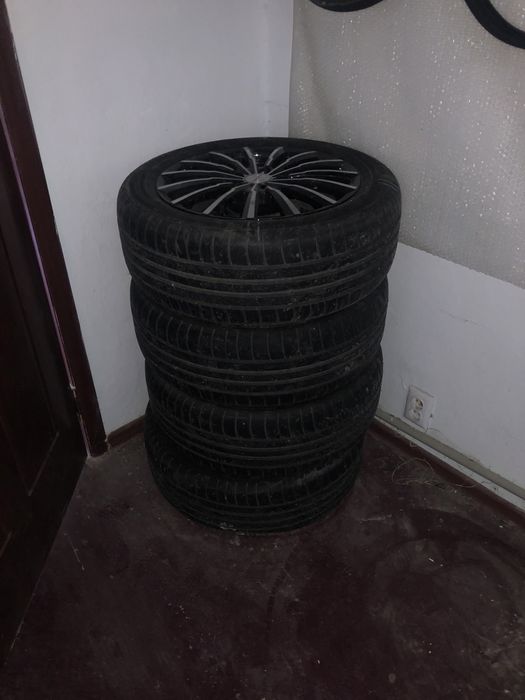 Продается диски с шинами , в хорошем состоянии