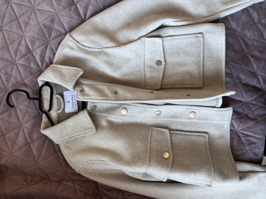 Пролетно якенце в бежово