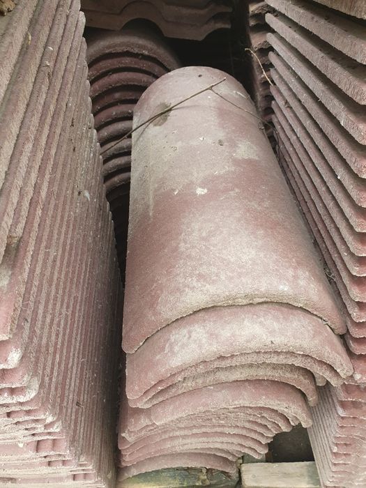 Vând 860 buc. Țiglă BRAMAC Originală (pentru 86mp) + 36 Coame -