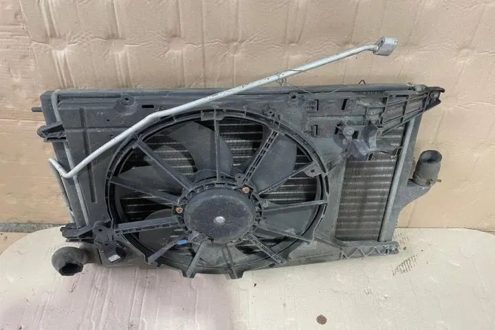 Radiator apa racire motor Dacia Logan 2010 1.5 D MT (86 hp)