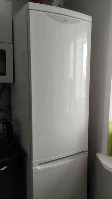 Продам холодильник.