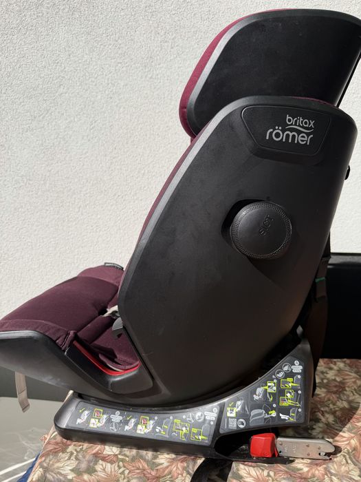 Scaun auto pentru copii Britax Romer - Advansafix IV R, 9 luni - 12 ani Burgundy Red