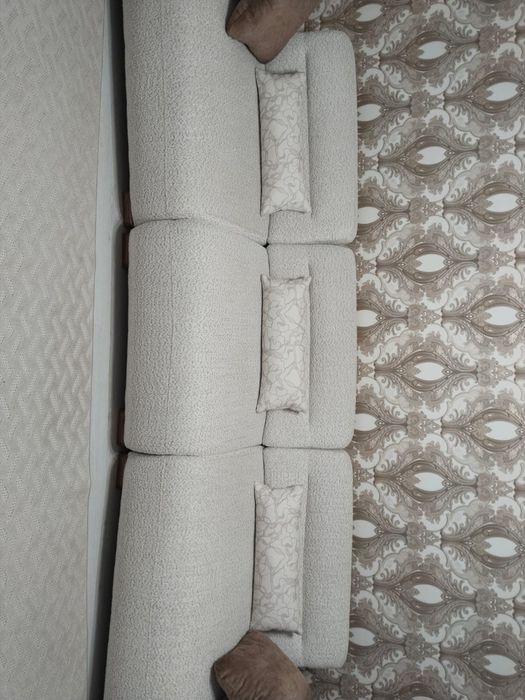 Диван с раздвижными спинками