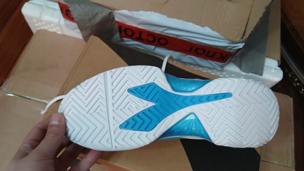 Кроссовки, новые белые 38 размер