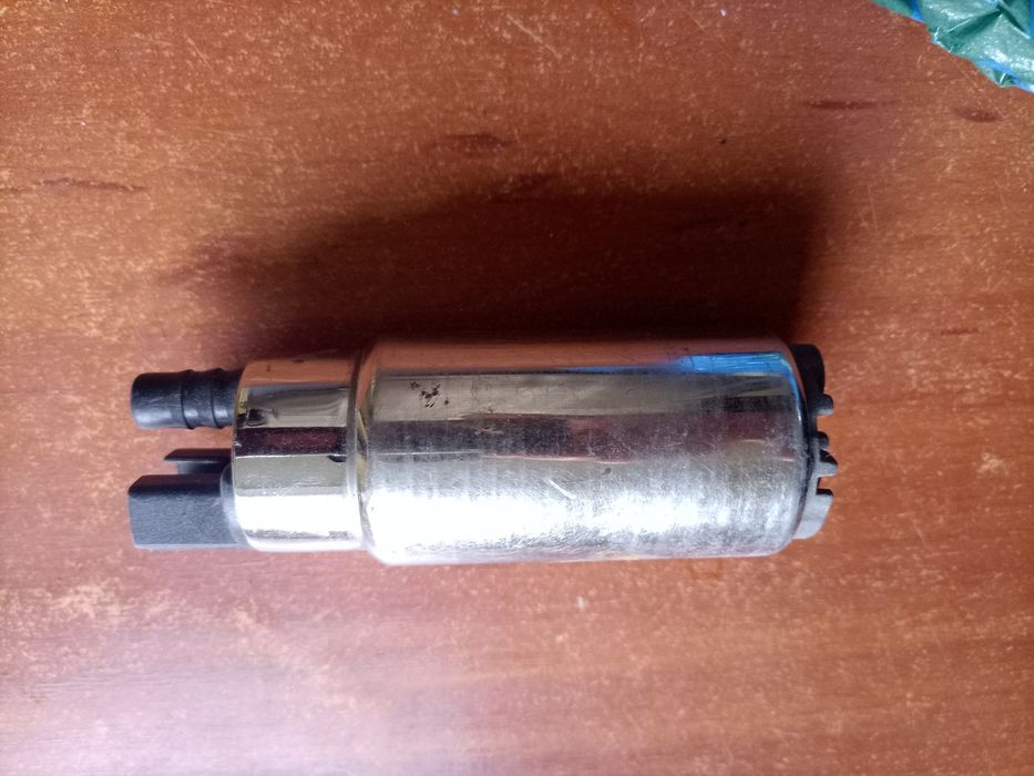 Продам бензонасос и подшипник на Мазду