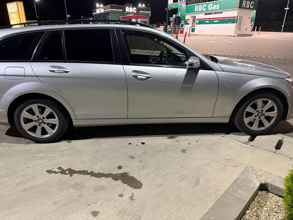 Vând mercedes c class
