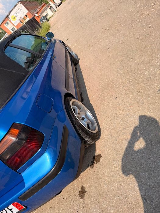 Golf 4 Cabrio 1.6 benzină doar 78000 km cu numere roși de Germania
