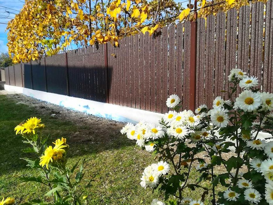 Garduri și porți stil jaluzea șipcă metalică tabla cutata