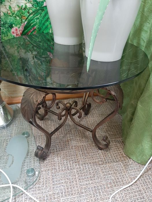 Срочно Продам журнальный столик