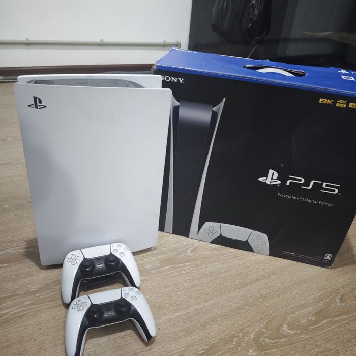 Продам PS5 срочно