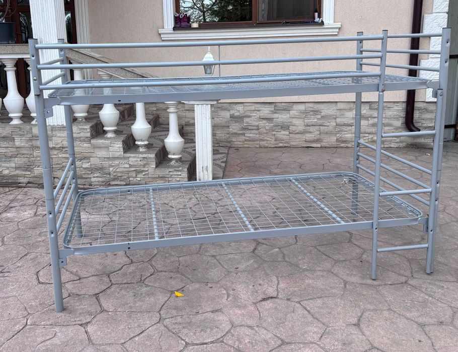 Vand 25 paturi suprapuse fara saltele