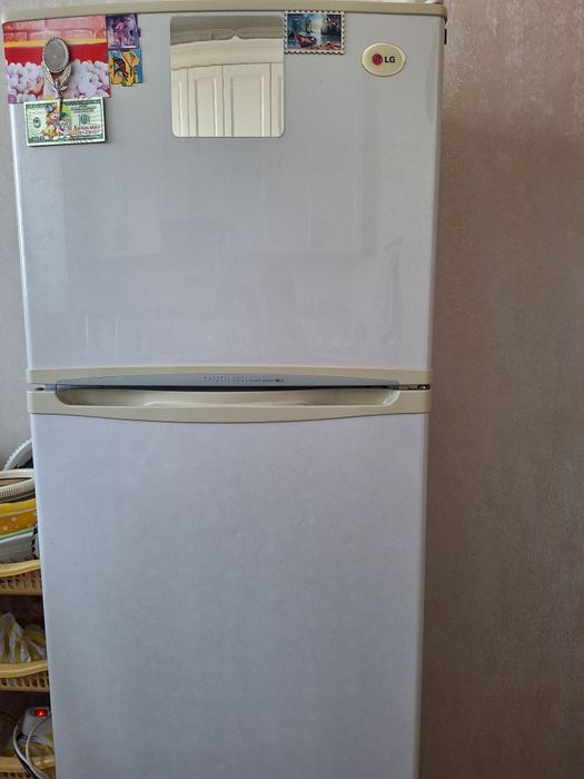Продам Холодильник LG