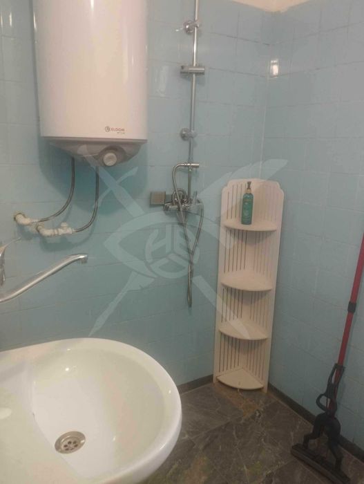 Дава се под наем Тристаен апартамент в Варна, Център - 100 кв.м за 500 € - Снимка #5