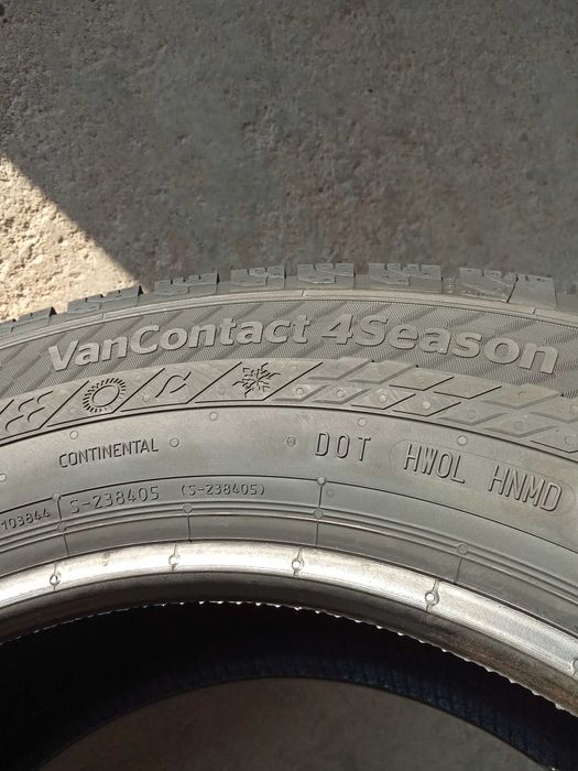 2 Нови бусови всесезонни гуми 215/65R16C Continental Van 4Season 109T