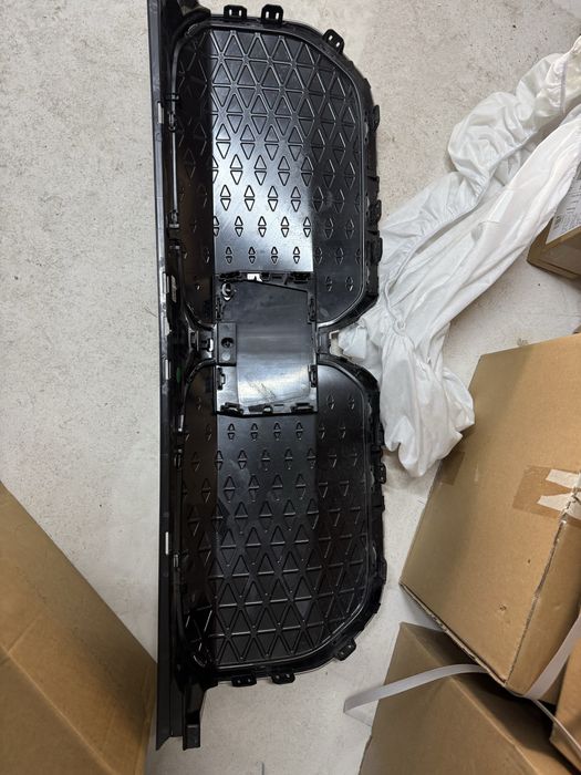 Решетка за броня BMW iX1