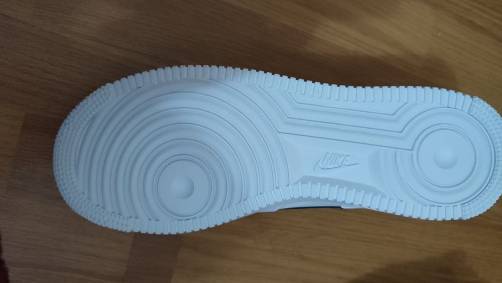 Air Force 1 din buzz noi