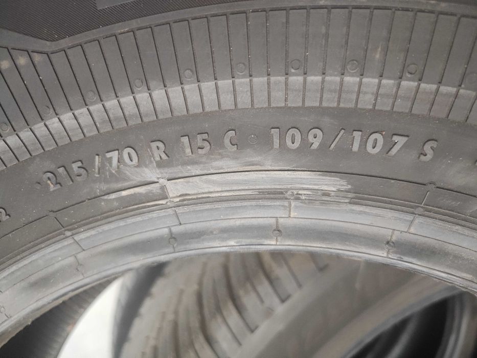 2бр.летни гуми 215/70/15C Continental