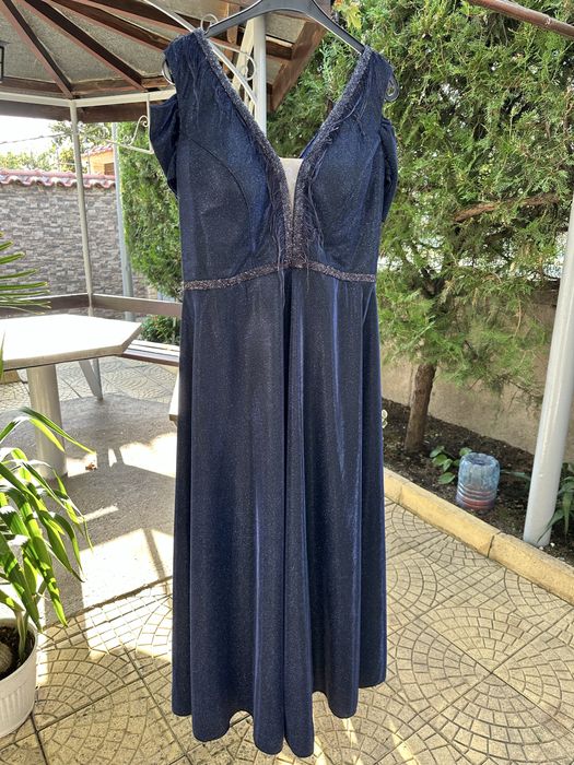 Официална рокля с цип и корсет