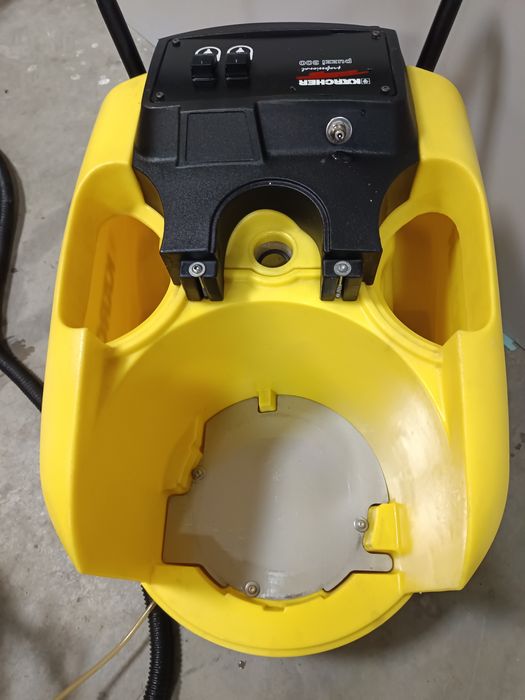Екстрактор Karcher Puzzi 300