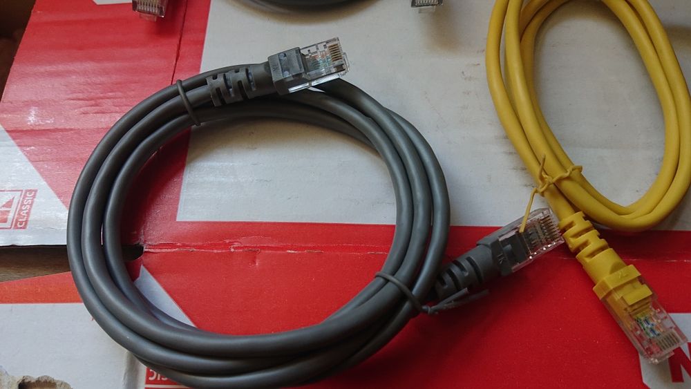 Лот аудио видео, LAN интернет, захранващ кабели.