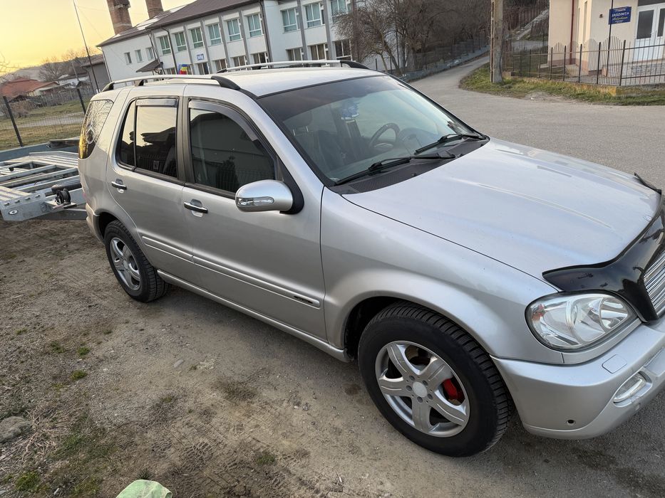 Vând Mercedes ML W163