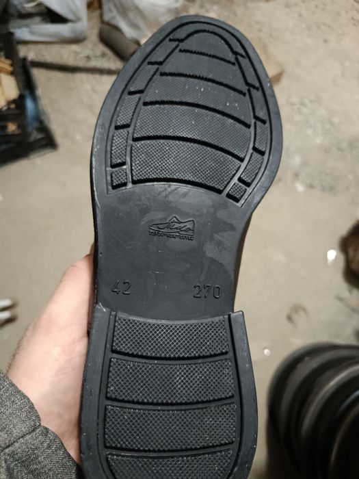 Продам берцы и туфли