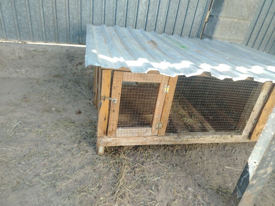 Продам клетку срочна для кроликав