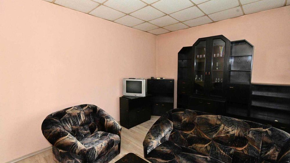 Продава се Тристаен апартамент в Перник, Център - 72 кв.м за 1237 €/кв.м - Снимка #2