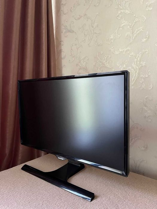 Монитор Samsung S24E390HL