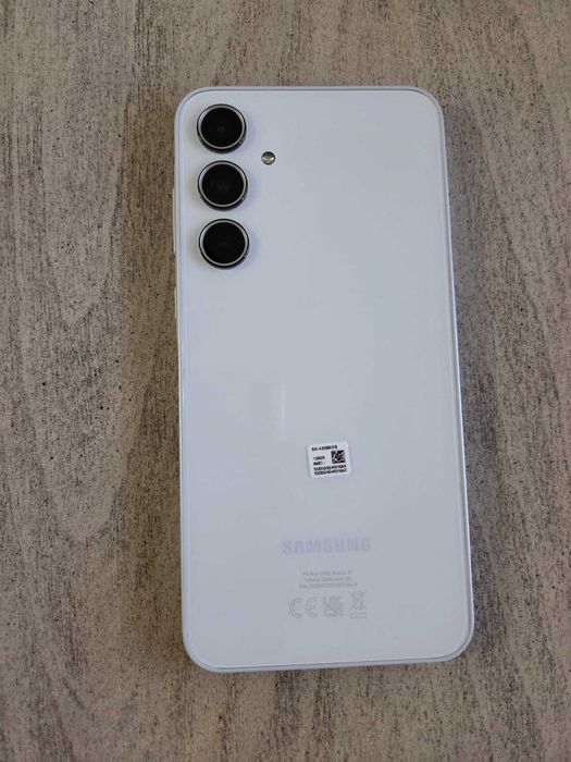 Samsung Galaxy A35 5G нов с гаранция до края на 2026 г.!
