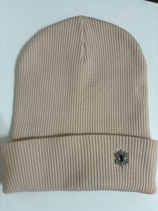 Продам шапка женская -2000т