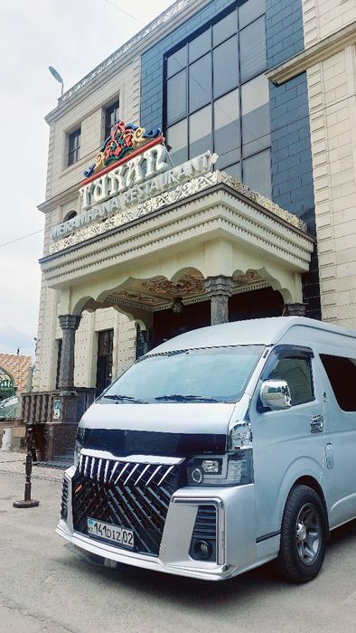 Трансфер на  Toyota HiAce H200