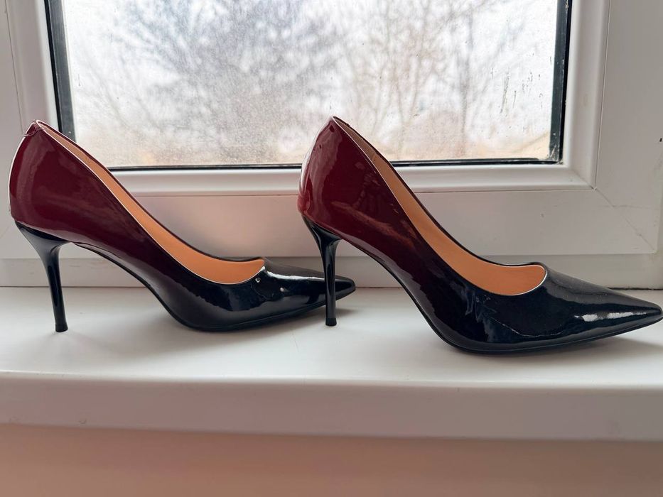 Туфли женские, на высокой каблучке