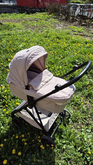 Carucior 3 in 1 Chicco Seety culoare crem