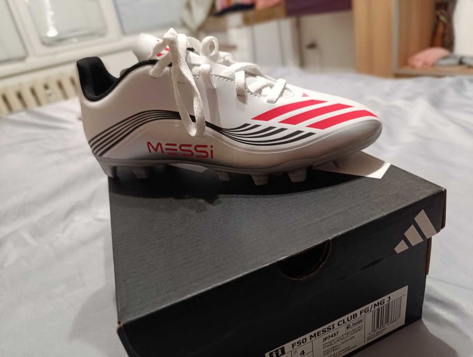 Бутонки за футбол