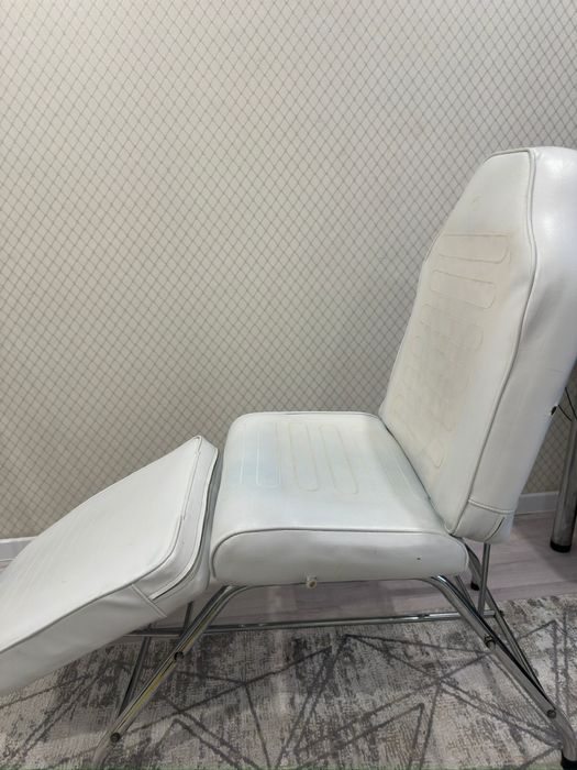 продам кушетка для наращивания ресниц